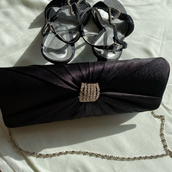 Pavers Kitten Heels with matching Clutch bag set. - Picture 3 of 3